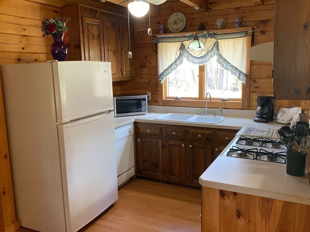 707 East Washington Road Hillsborough, NH 03244 - Photo 11 of 41 Gallery Image 11