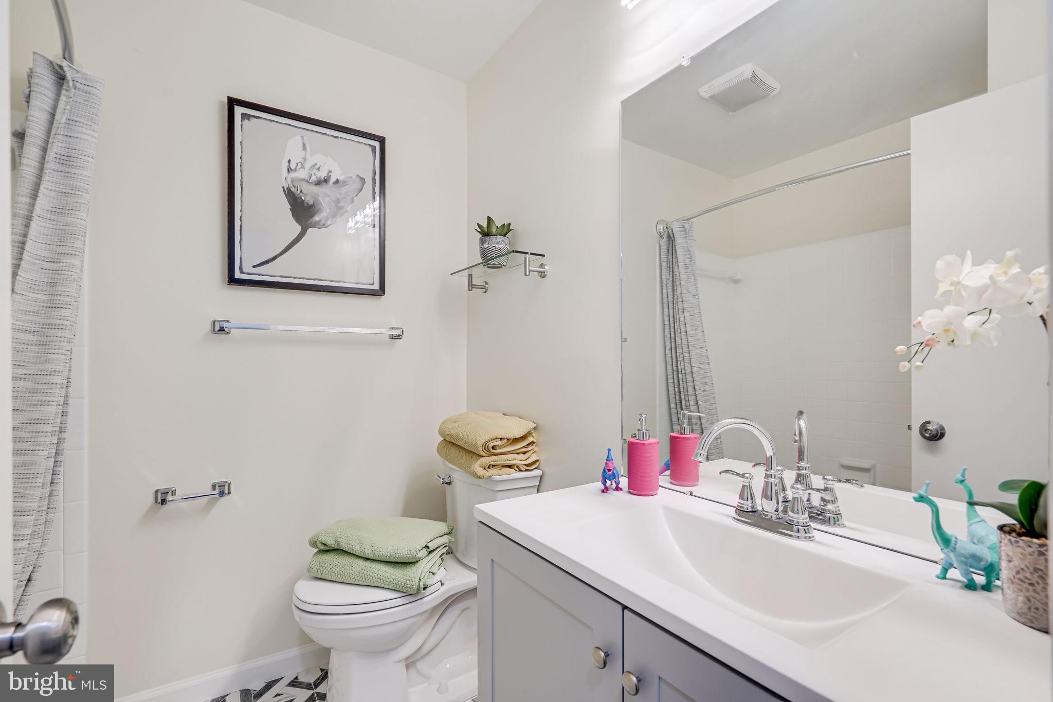 8621 Cromwell Drive Springfield, VA 22151 - Photo 13 of 24 main floor full bathroom