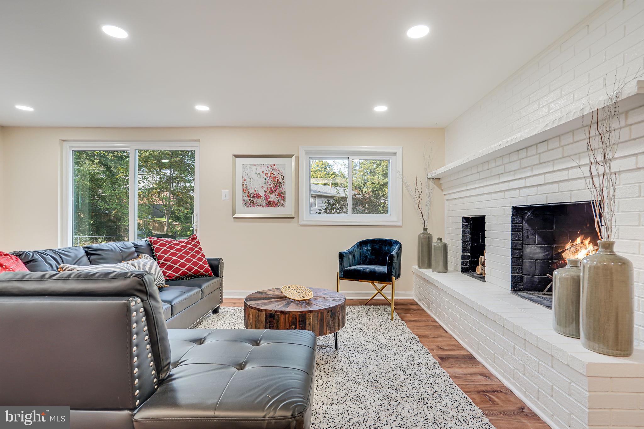 8621 Cromwell Drive Springfield, VA 22151 - Photo 16 of 24 sliding glass doors to the back patio and yard!