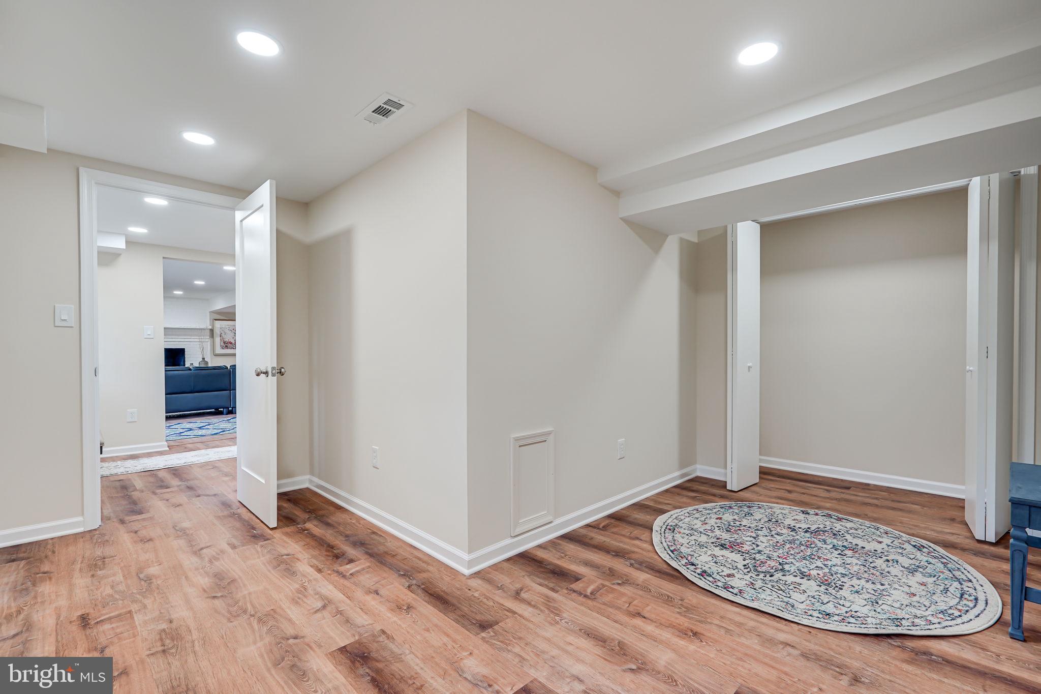 8621 Cromwell Drive Springfield, VA 22151 - Photo 18 of 24 4th bedroom with lots of light!