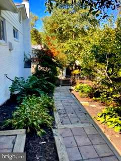 8621 Cromwell Drive Springfield, VA 22151 - Photo 21 of 24 side yard