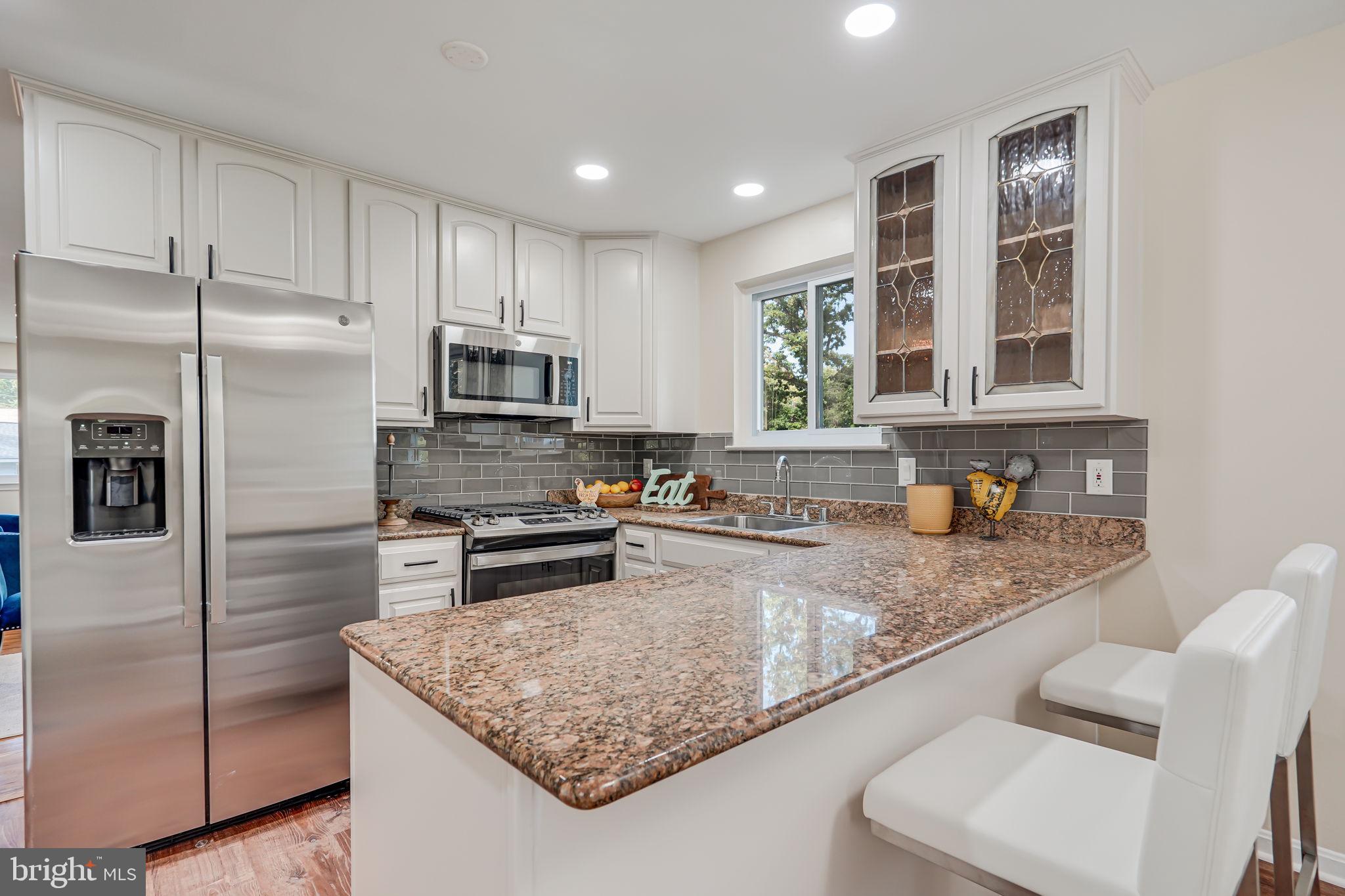 8621 Cromwell Drive Springfield, VA 22151 - Photo 7 of 24 breakfast bar