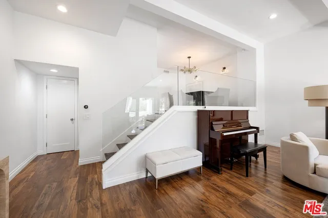 $1,699,000 | 1529 Michael Lane, Pacific Palisades, CA 90272