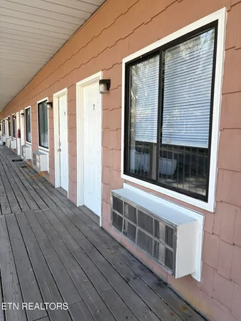 $800 | 215 East Race Street, Unit 7, Kingston, TN 37763