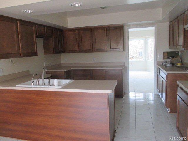 4271 Stoddard Road West Bloomfield, MI 48323 - Photo 6 of 30 IMG_0060.jpg
