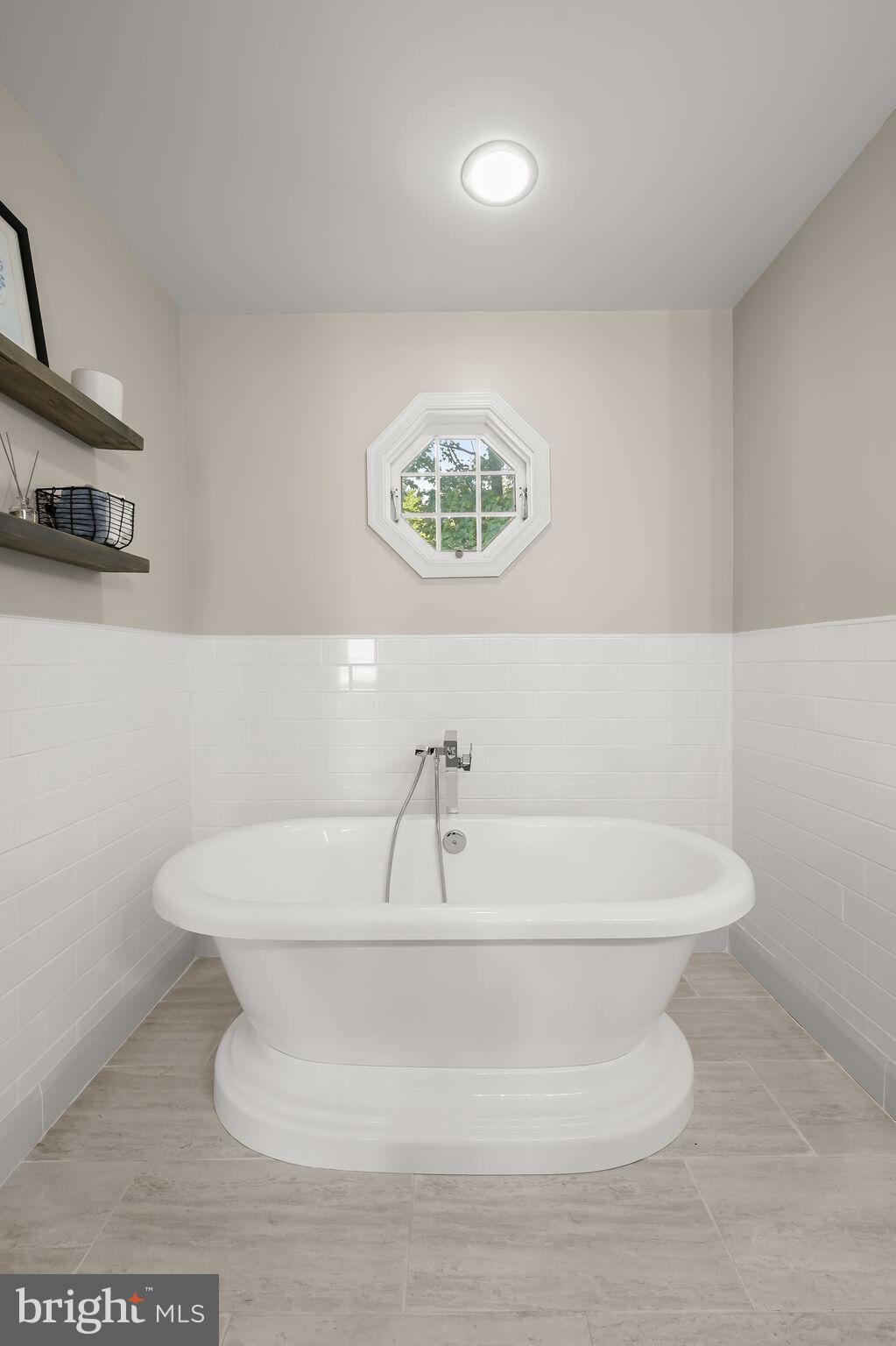4374 Columbia Road Ellicott City, MD 21042 - Photo 30 of 73 Renovated En-Suite Full Bath | Slipper Tub