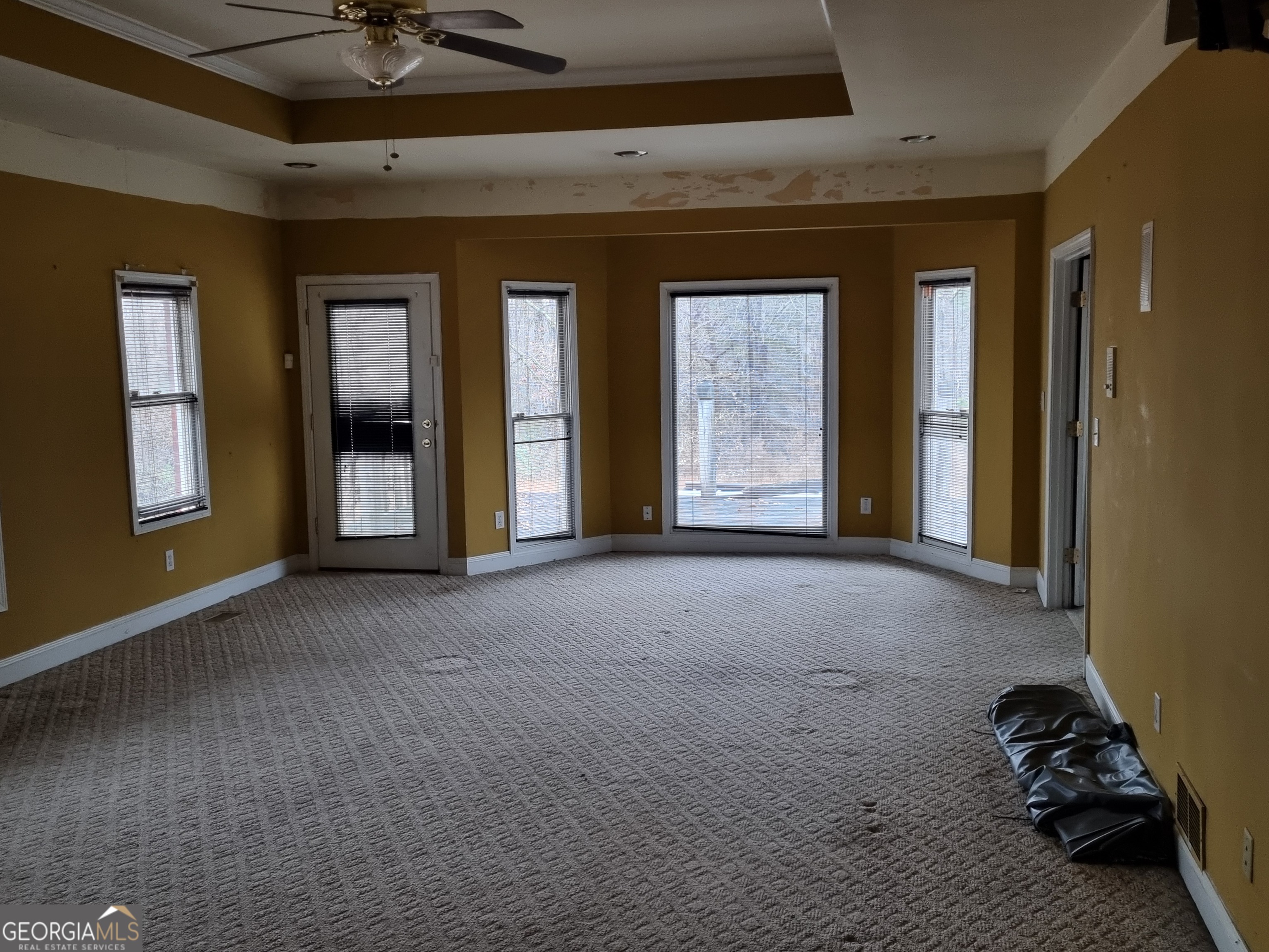 6235 Short Road Fairburn, GA 30213 - Photo 24 of 32 a view of a livingroom with windows