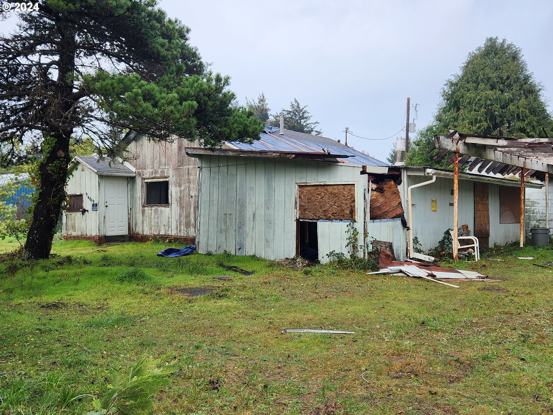 94619 Grange Road Gold Beach, OR 97444 - Photo 7 of 11 Gallery Image 7