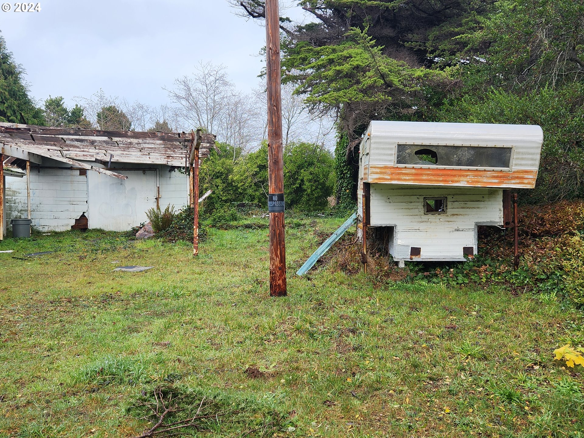 94619 Grange Road Gold Beach, OR 97444 - Photo 8 of 11 Gallery Image 8