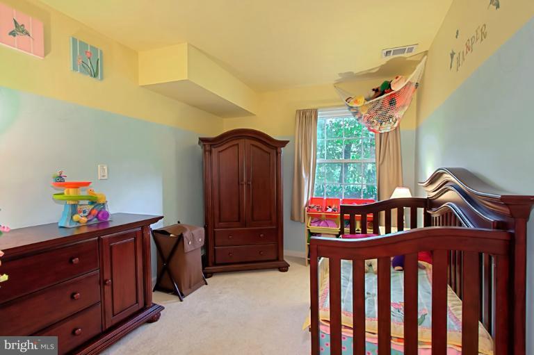 8318 L Kingsgate Road, Unit 546 Springfield, VA 22152 - Photo 15 of 30 Bedroom