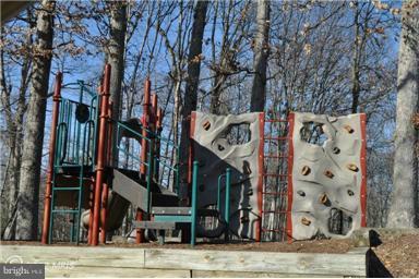 8318 L Kingsgate Road, Unit 546 Springfield, VA 22152 - Photo 24 of 30 Community