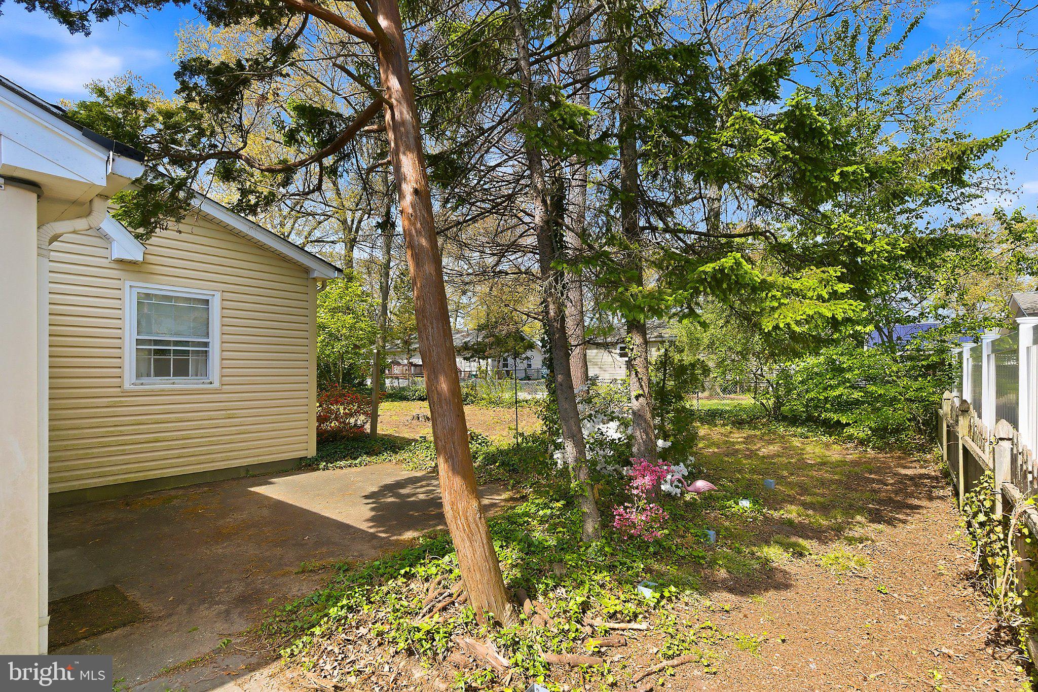464 Newport Road Forked River, NJ 08731 - Photo 20 of 23 a backyard of a house