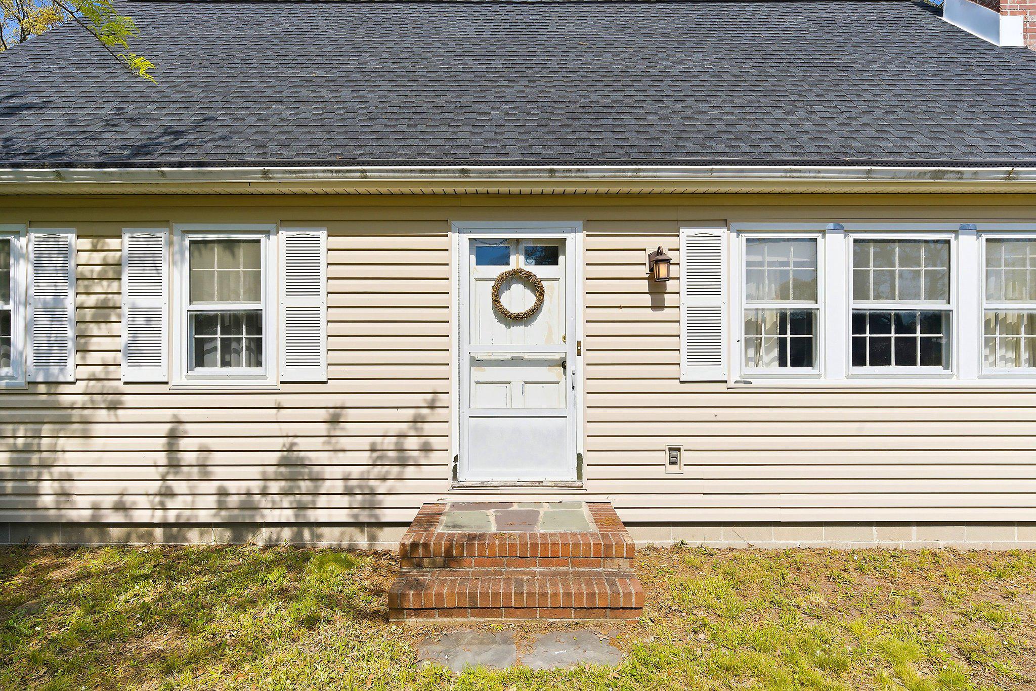 464 Newport Road Forked River, NJ 08731 - Photo 4 of 23 a front view of a house with a yard