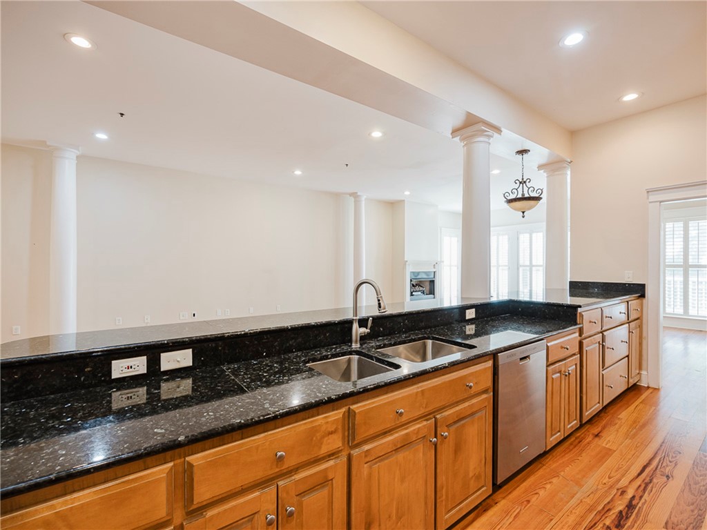 652 Oglethorpe Avenue St. Simons Island, GA 31522 - Photo 12 of 36