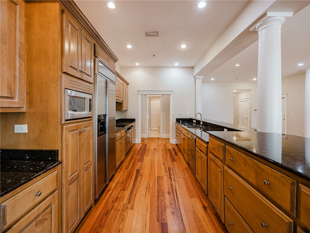 652 Oglethorpe Avenue St. Simons Island, GA 31522 - Photo 10 of 36