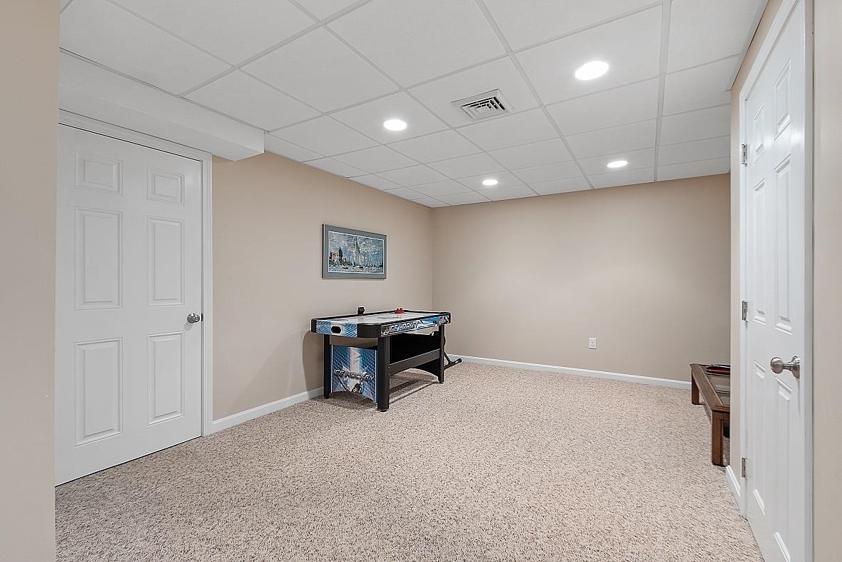 24 Duston Road Windham, NH 03087 - Photo 32 of 40
