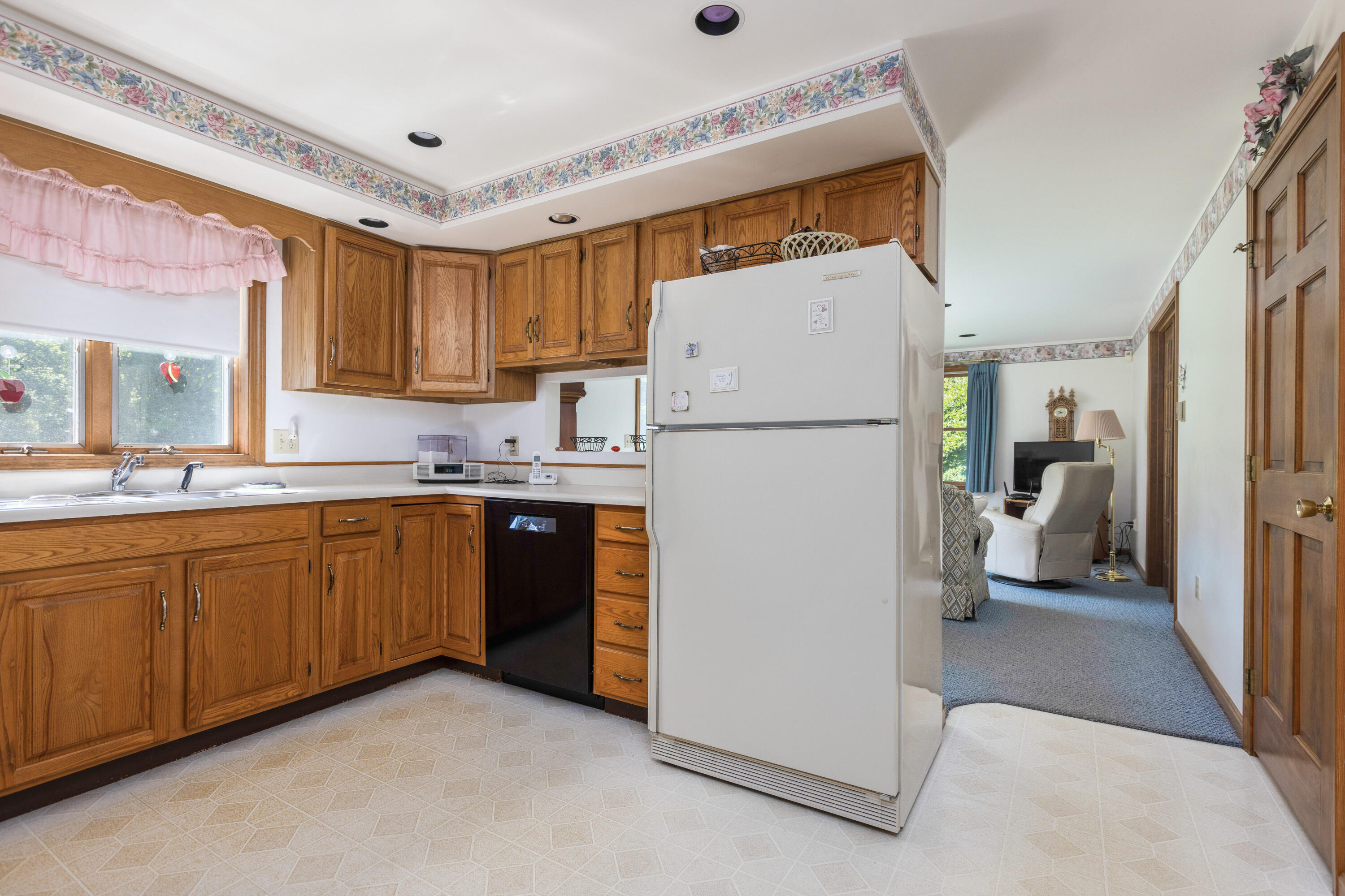 8 Merrill Road Westbrook, ME 04092 - Photo 4 of 39 8 Merrill Rd Westbrook ME-print-004-023-