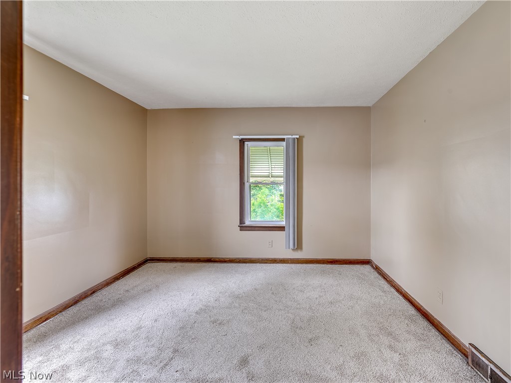 4474 Navarre Road Southwest Canton, OH 44706 - Photo 11 of 31 Gallery Image 11