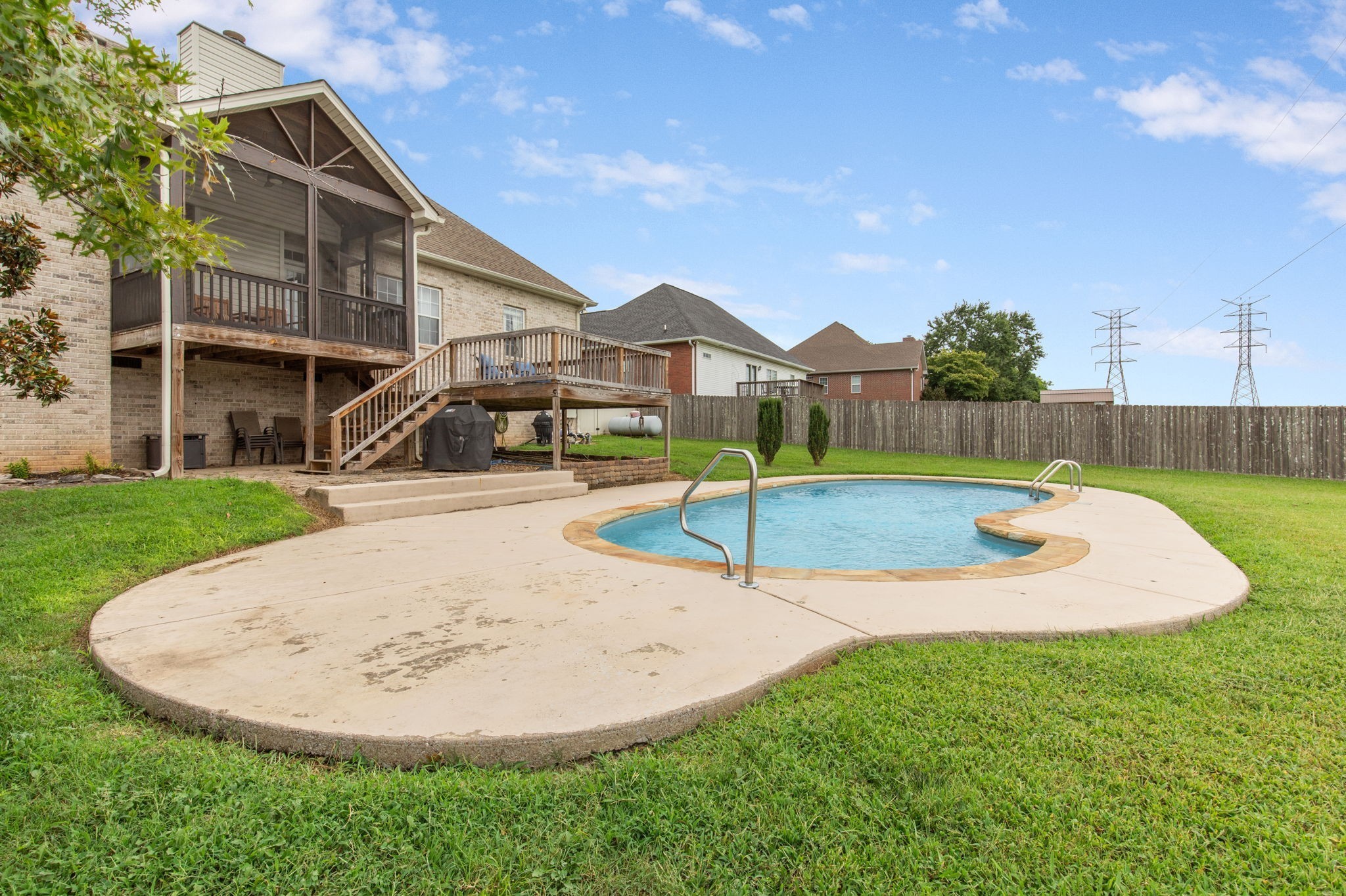 1008 Rhett Place Lebanon, TN 37087 - Photo 30 of 35 an aerial view of a house with a yard