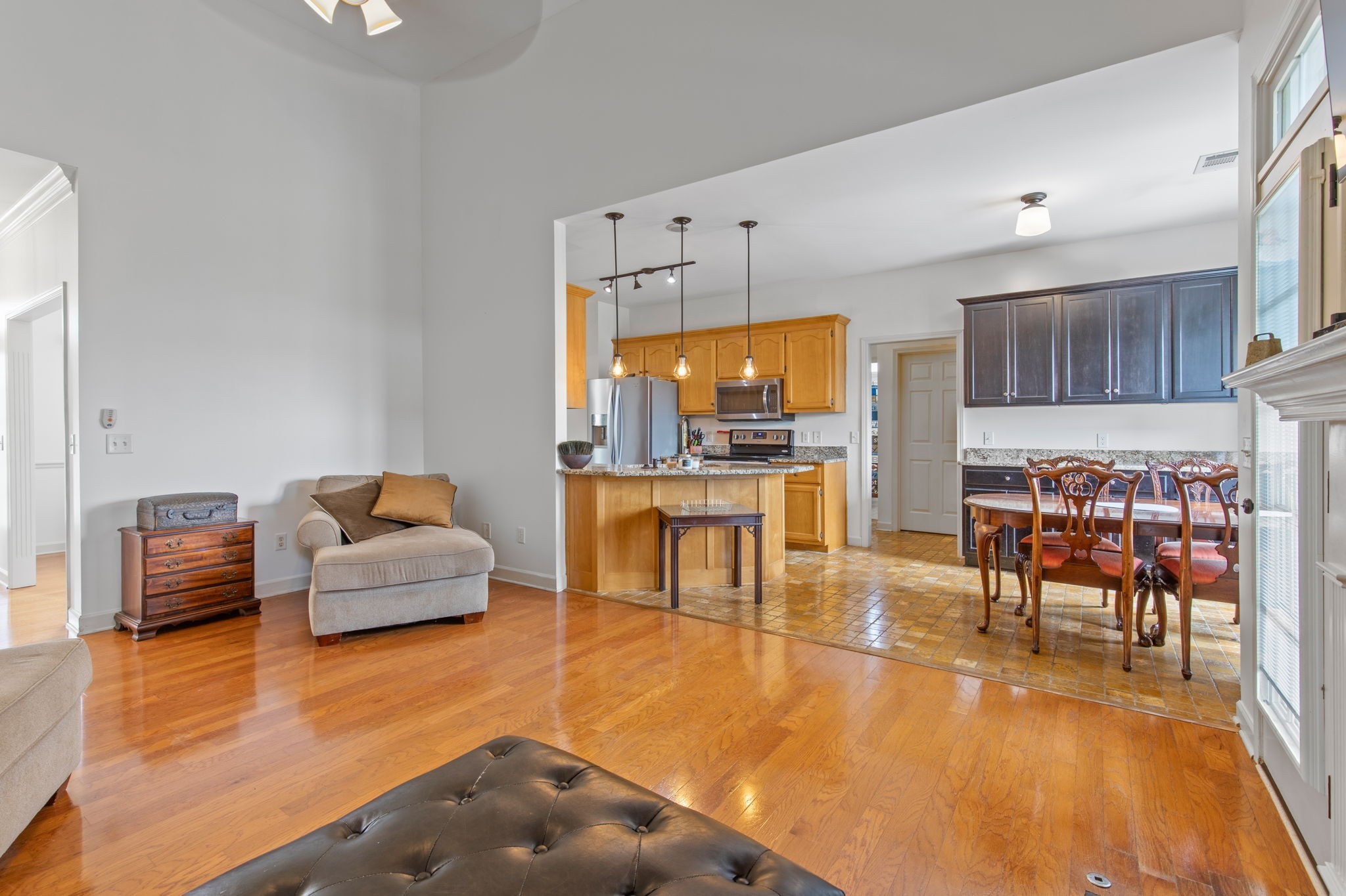 1008 Rhett Place Lebanon, TN 37087 - Photo 4 of 35 a living room with furniture and a flat screen tv