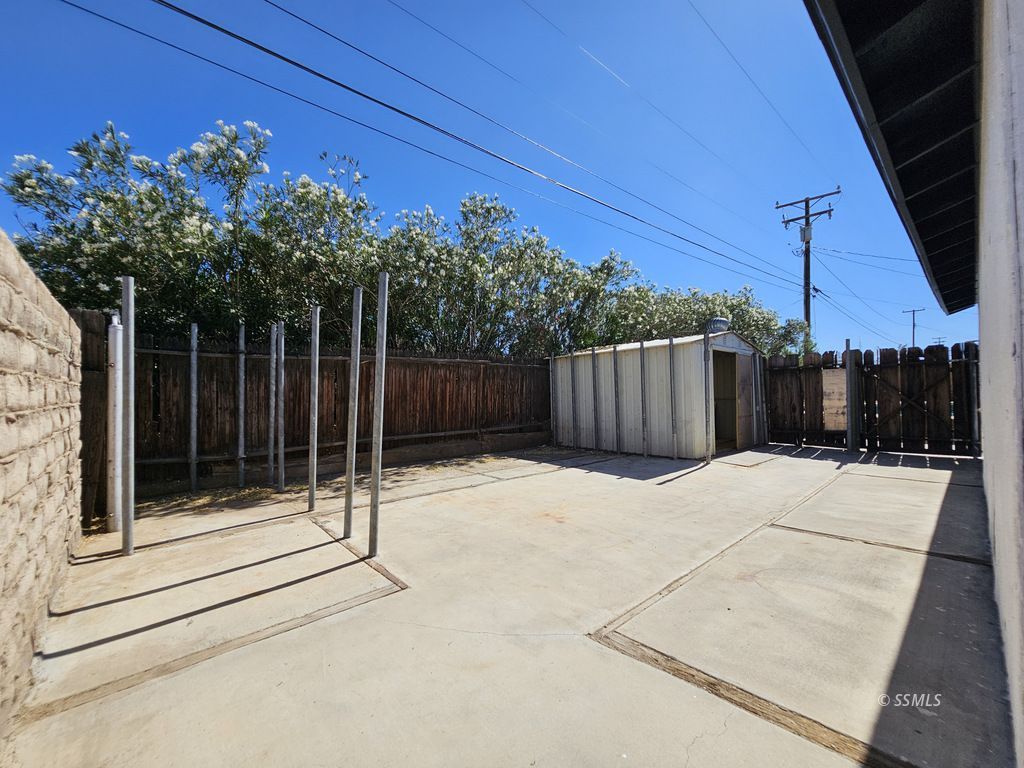 817 West Wasp Avenue Ridgecrest, CA 93555 - Photo 48 of 50