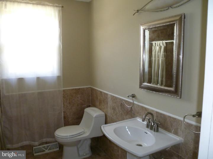 1009 Wayne Road Cherry Hill, NJ 08002 - Photo 14 of 25 Gallery Image 14