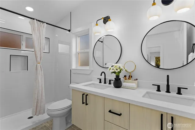 $725,000 | 9737 Evanston Avenue North, Seattle, WA 98103