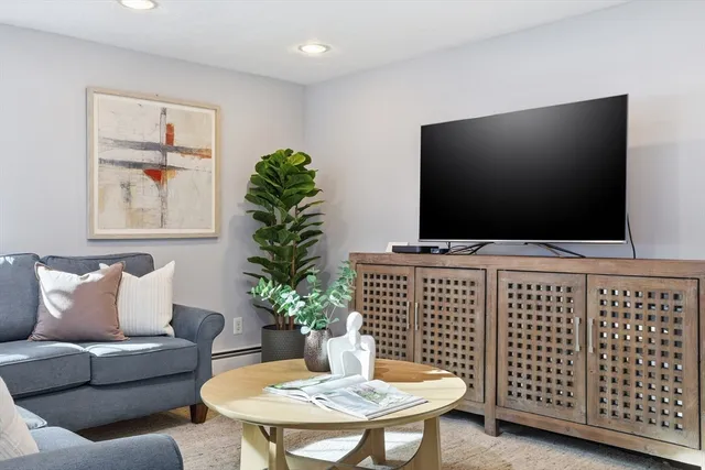 $925,000 | 1 Hillcrest Road, Bedford, MA 01730