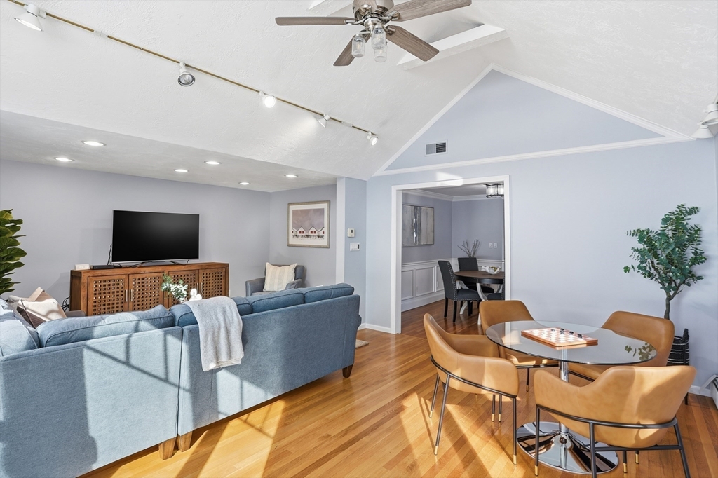 1 Hillcrest Road Bedford, MA 01730 - Photo 14 of 32