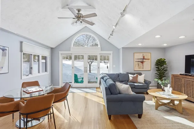 $925,000 | 1 Hillcrest Road, Bedford, MA 01730