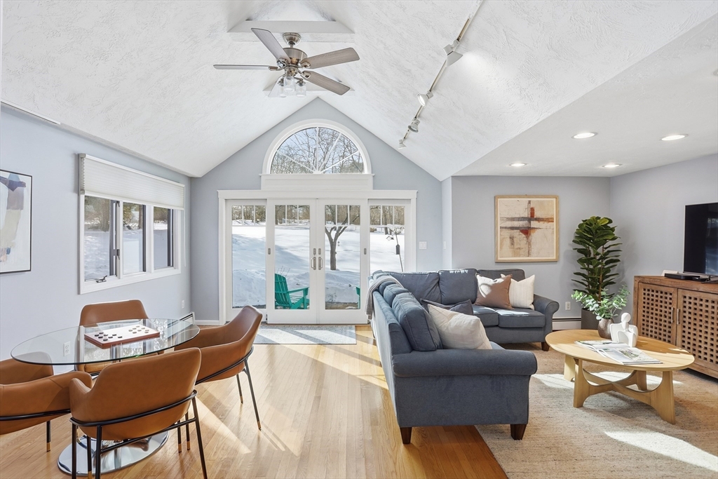 1 Hillcrest Road Bedford, MA 01730 - Photo 16 of 32