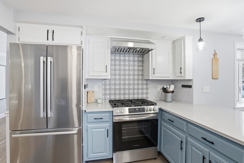 1 Hillcrest Road Bedford, MA 01730 - Photo 2 of 32