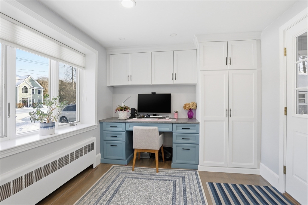 1 Hillcrest Road Bedford, MA 01730 - Photo 6 of 32