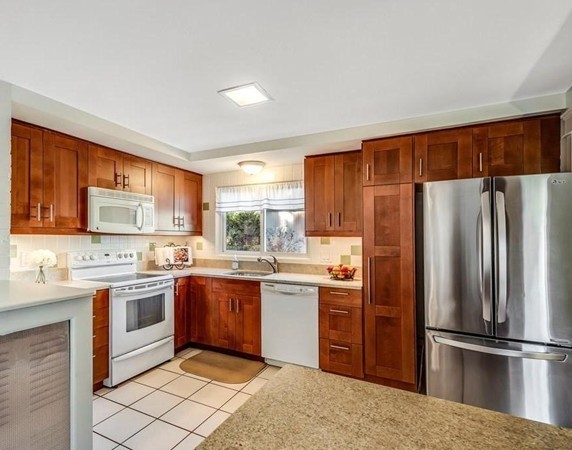 40 Brownlea Road Framingham, MA 01701 - Photo 3 of 16 Gallery Image 3