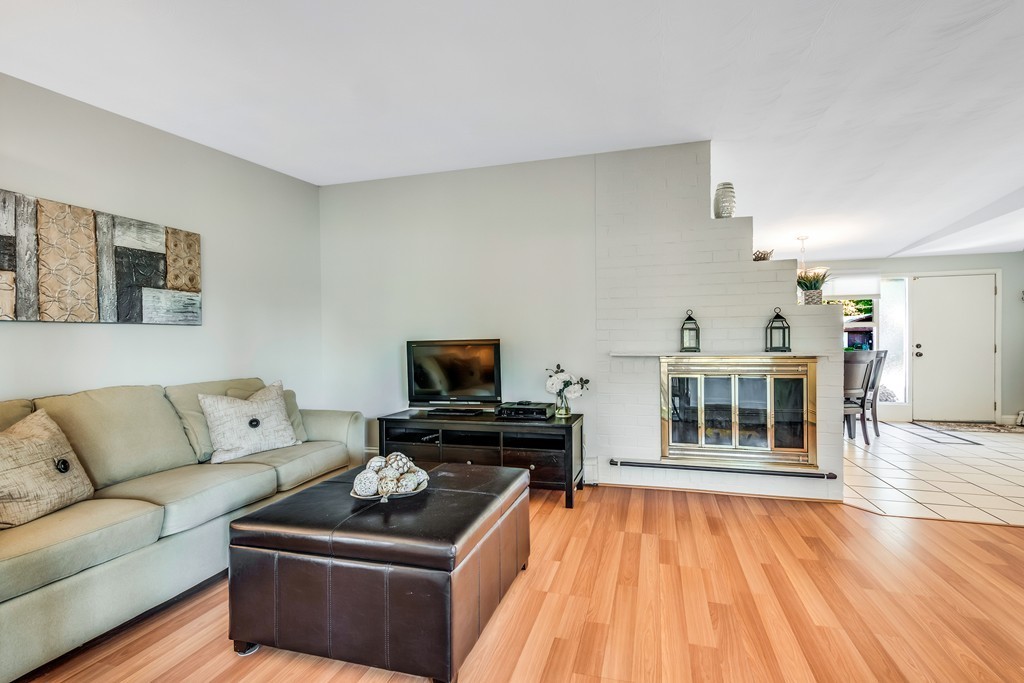 40 Brownlea Road Framingham, MA 01701 - Photo 7 of 16 Gallery Image 7
