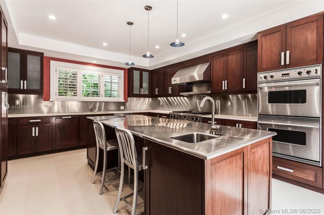 $2,450,000 | 751 North Greenway Drive, Coral Gables, FL 33134