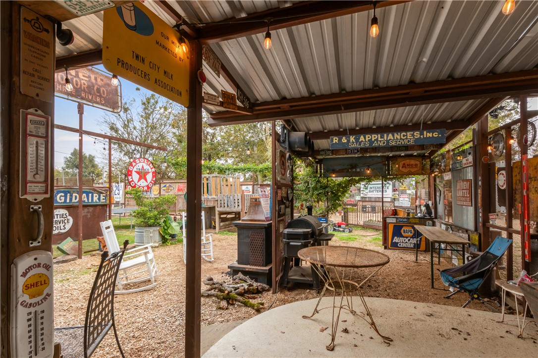 402 Magnolia Gause, TX 77857 - Photo 20 of 27 View of patio