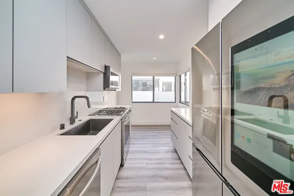 $5,995 | 137 South Maple Drive, Unit 102, Beverly Hills, CA 90212
