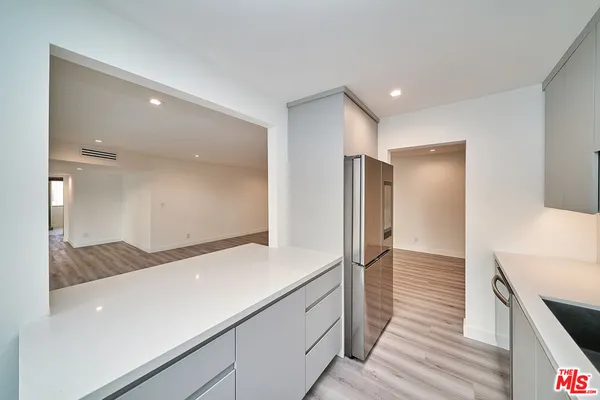 $5,995 | 137 South Maple Drive, Unit 102, Beverly Hills, CA 90212
