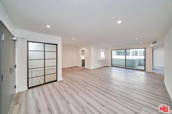 $5,995 | 137 South Maple Drive, Unit 102, Beverly Hills, CA 90212