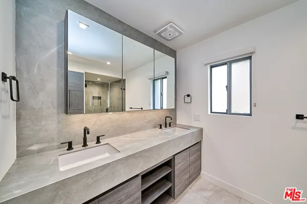 $5,995 | 137 South Maple Drive, Unit 102, Beverly Hills, CA 90212