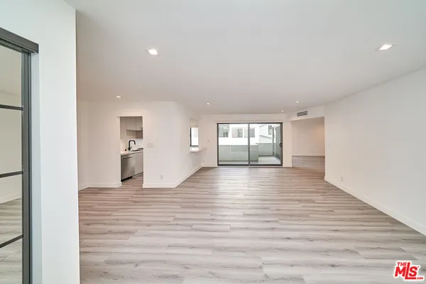 $5,995 | 137 South Maple Drive, Unit 102, Beverly Hills, CA 90212