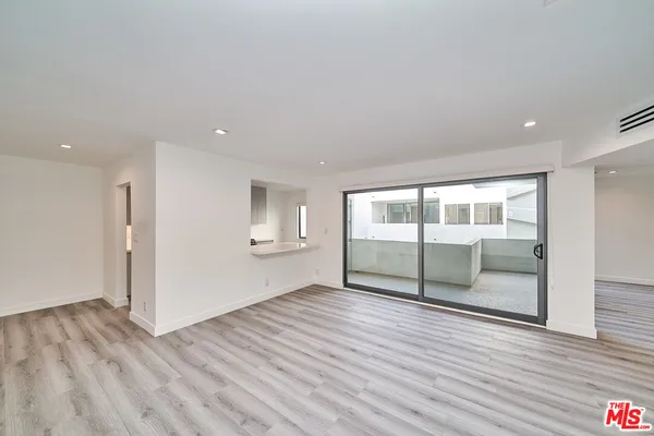 $5,995 | 137 South Maple Drive, Unit 102, Beverly Hills, CA 90212