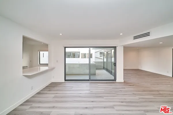 $5,995 | 137 South Maple Drive, Unit 102, Beverly Hills, CA 90212