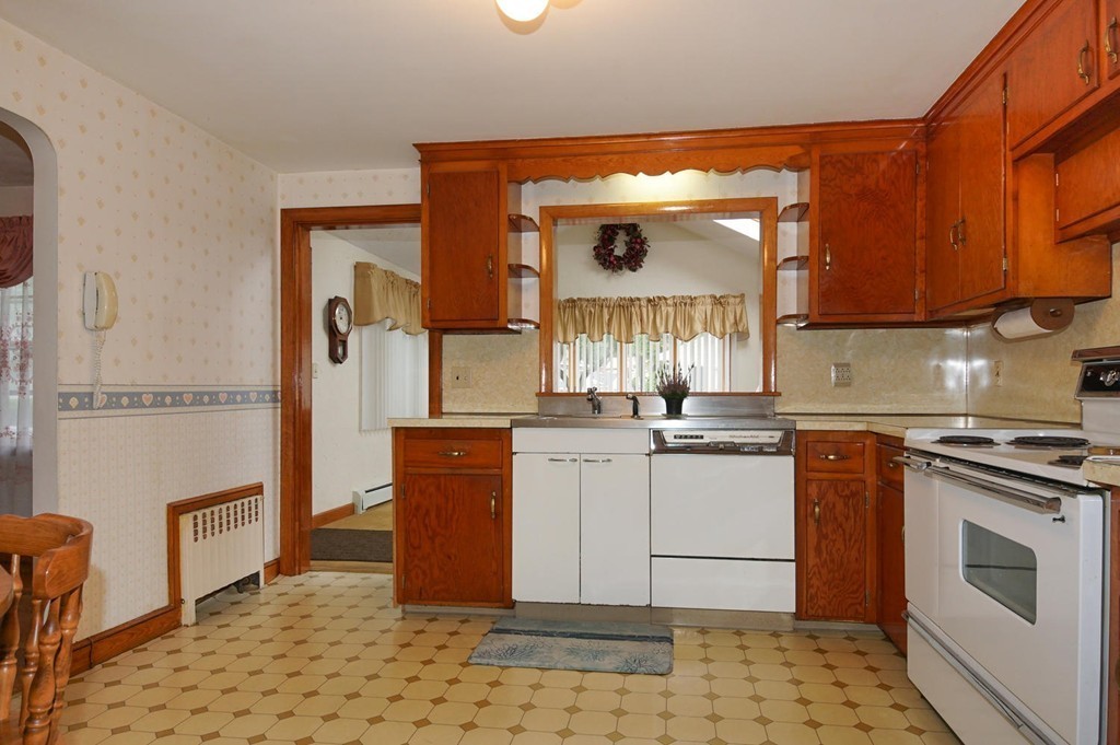 24 Wadsworth Road Arlington, MA 02476 - Photo 6 of 25