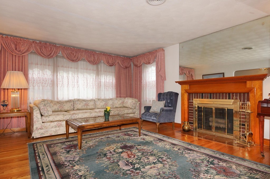 24 Wadsworth Road Arlington, MA 02476 - Photo 7 of 25