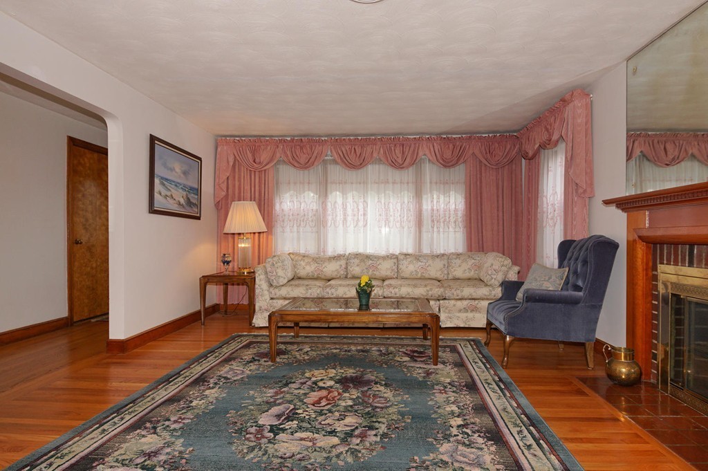 24 Wadsworth Road Arlington, MA 02476 - Photo 9 of 25