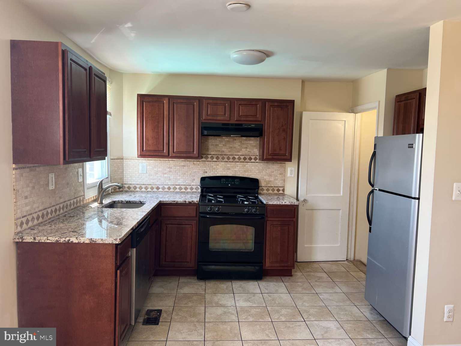 7513 Berkshire Road Baltimore, MD 21224 - Photo 4 of 24 Gallery Image 4