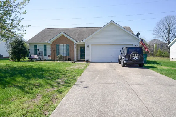 $394,900 | 1861 Portview Drive, Spring Hill, TN 37174