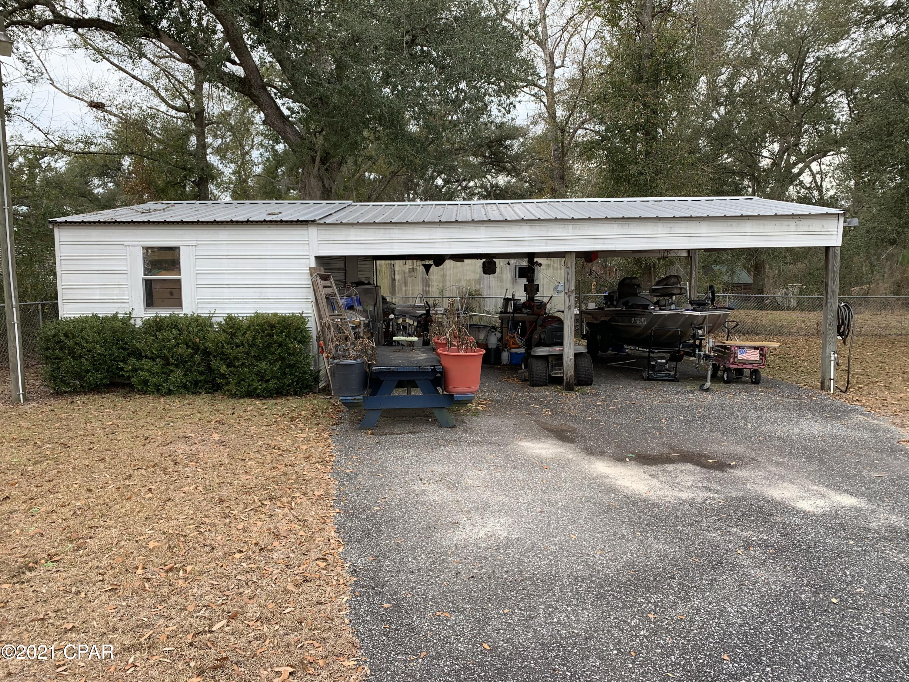 2207 Indiana Avenue Grand Ridge, FL 32442 - Photo 3 of 16 Gallery Image 3